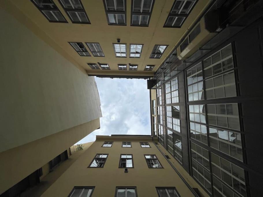 Contemporary Jindrisska Apartment Praga Esterno foto