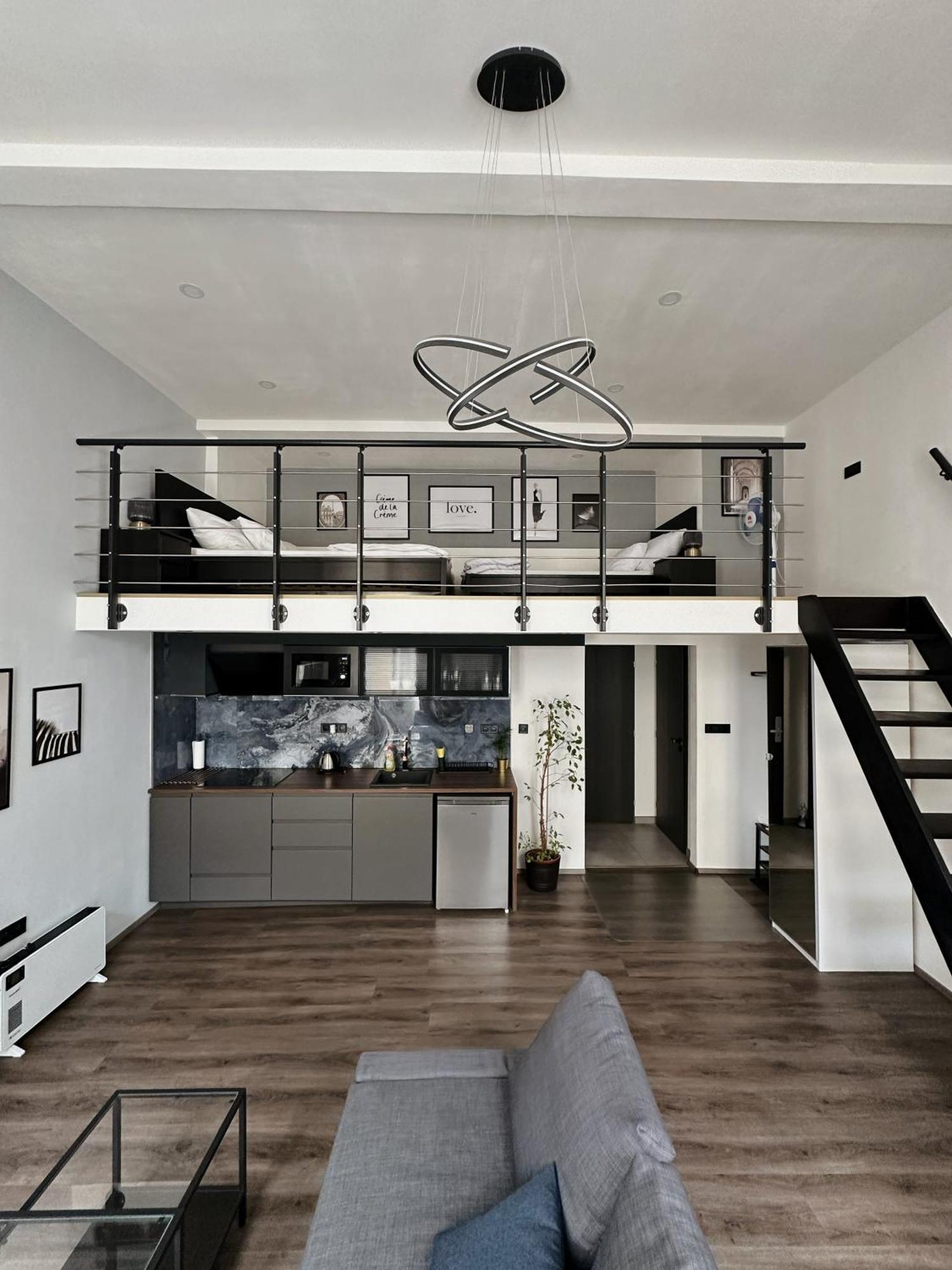 Contemporary Jindrisska Apartment Praga Esterno foto